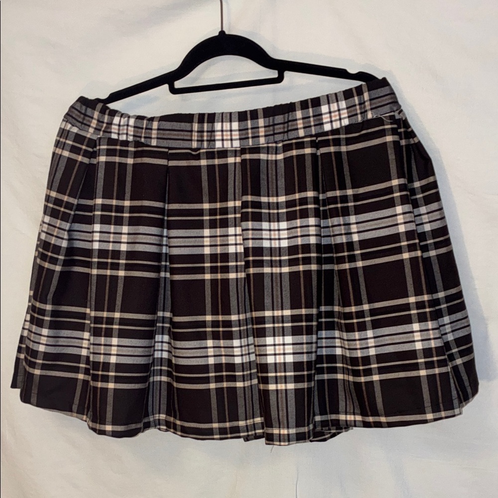 Chic Plaid Skater Skirt in Black and White